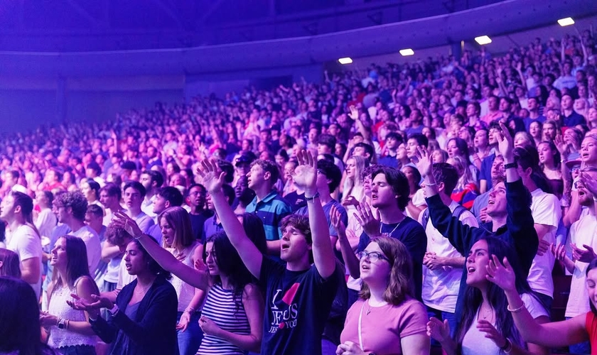 Bryce Crawford: “Jovens têm redescoberto a fé.” (Foto: Instagram/brycecrawford)