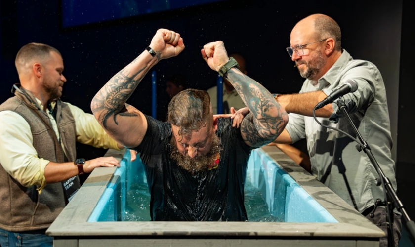 Batismo realizado nos campi da Bethlehem Church, na Geórgia, em 1º de março de 2026. (Foto: Bethlehem Church)