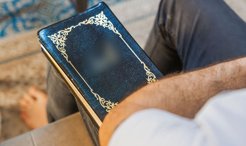 O ex-soldado islâmico. (Foto: Reprodução/Global Christian Relief)