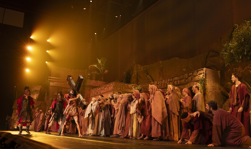 Cena do Auto de Páscoa 2026, na Igreja da Cidade, em São José dos Campos (SP). (Foto: Divulgação/House de comunicação)