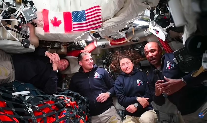 Victor Glover citou a Bíblia em mensagem de Páscoa. (Foto: Reprodução/YouTube/NASA Johnson).