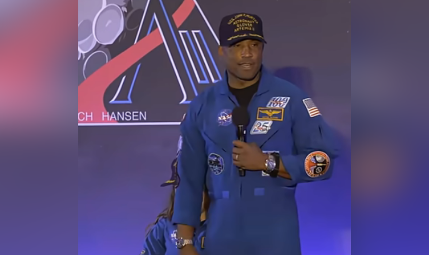 Victor Glover em primeira coletiva após o retorno da missão Artemis II. (Captura de tela/Instagram/Fox News)