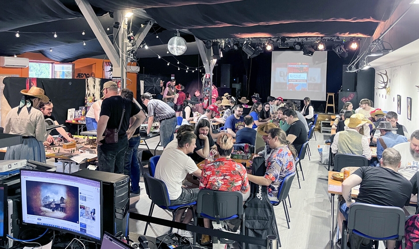 Muitos jovens estão sendo atraídos pelos encontros de jogos nas igrejas locais. (Foto: Reprodução/IMB)