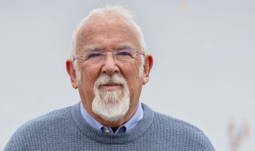 Pastor Clive Johnston recebe sentença de multa por pregar em zona de proteção ao aborto. (Foto: Christian Institute)