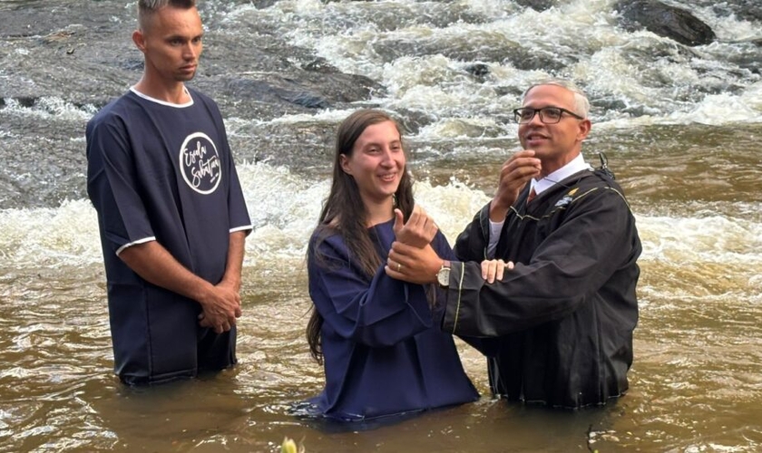 Arnaldo Liebmann e Raiane Liebmann decidiram pelo batismo (Foto: Arquivo pessoal/Notícias Adventistas).