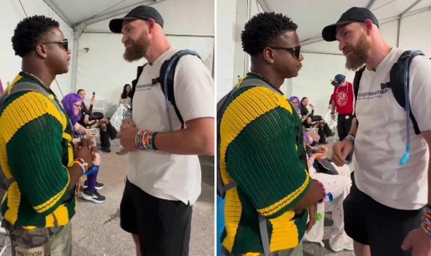 Philip evangelizando o jovem. (Foto: Reprodução/Instagram/Philip Renner)