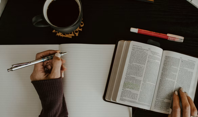Colunista diz que série reunirá ensinamentos que Deus tem colocado em seu caminho. (Foto: Kelly Sikkema / Unsplash)
