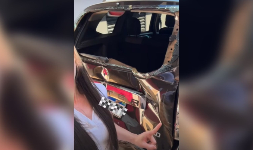 O carro do pastor após a batida. (Foto: Reprodução/Instagram/Michelle Dias)