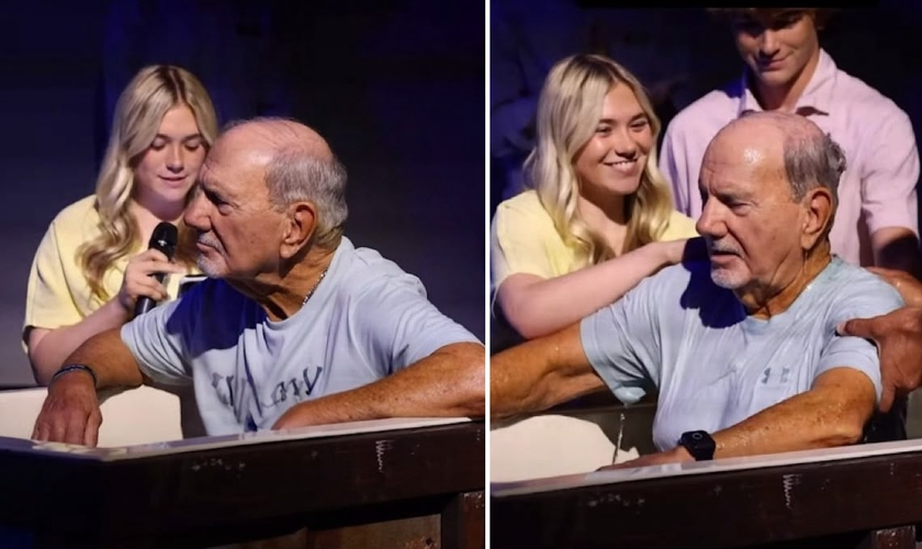Kaleigh batizando o avô na igreja. (Foto: Reprodução/Instagram/Graystone Church)