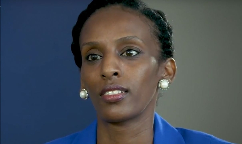 Meriam Ibrahim, do Sudão, durante entrevista ao World Watch Monitor. (Captura de tela/YouTube/World Watch Monitor)