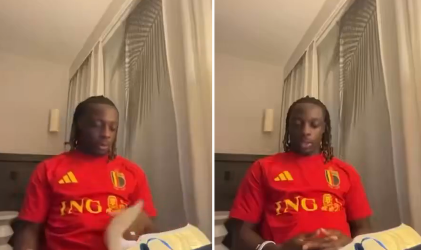 Jeremy Doku durante reflexão bíblica sobre a libertação de Pedro, registrada em Atos dos Apóstolos. (Captura de tela/X/Ablaze for God)