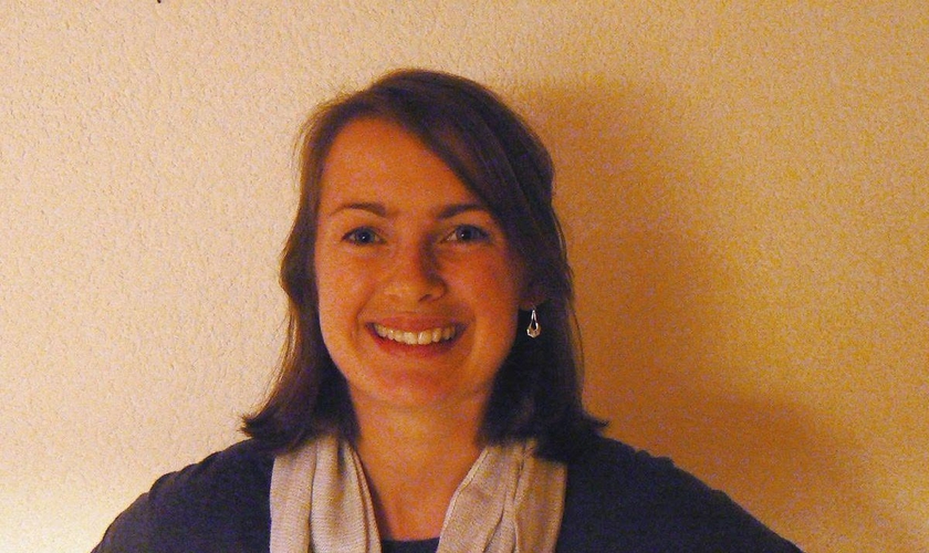 Lisa Ross atuava como voluntária em um grupo de apoio a refugiados sediado em Atenas. (Foto: Facebook)
