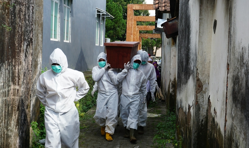 Avanço de novo surto de ebola intensifica a pressão sobre as comunidades cristãs. (Foto representativa: hofi hannan / Unsplash)