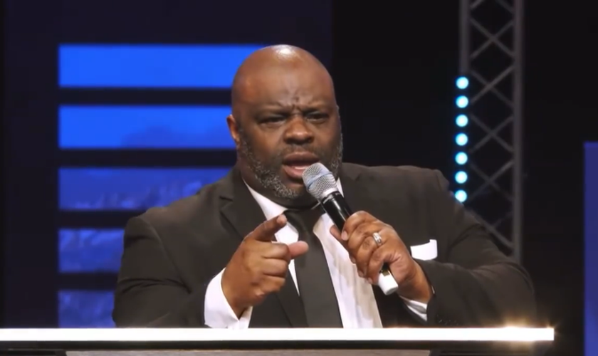 Pastor Kenneth Moales Jr., líder da Cathedral of the Holy Spirit, nos EUA. (Captura de tela/Instagram/kennethmoalesjr)