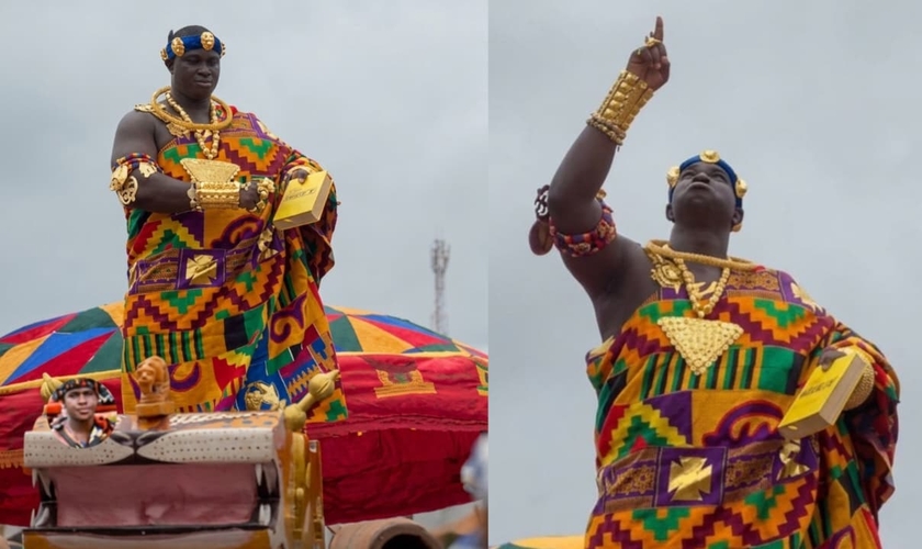 Nana Kobena Kwedu IV exibiu uma Bíblia durante o desfile. (Foto: Reprodução/Facebook/Nana Kwabena Kwedu IV).