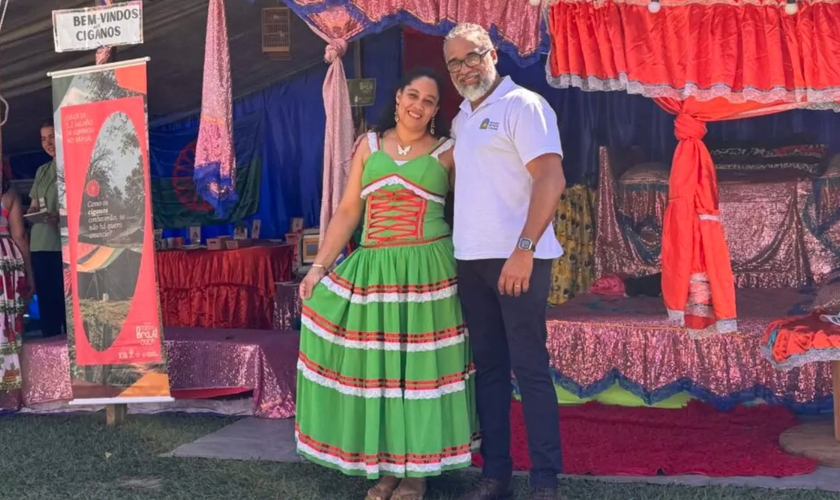 Gilmar Barbosa e a esposa Jádi. (Foto: Reprodução/Junta de Missões Nacionais)