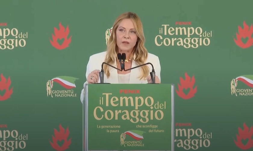 Giorgia Meloni durante discurso no Fenix, evento da Gioventù Nazionale, na Itália. (Captura de tela/Reuters)