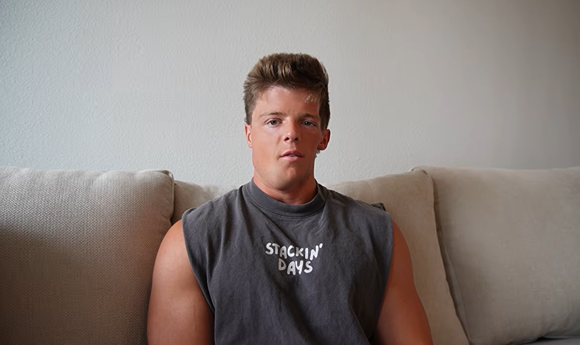 Dylan Mandell testemunhando sobre sua fé. (Foto: Reprodução/YouTube/Dylan Mandell)