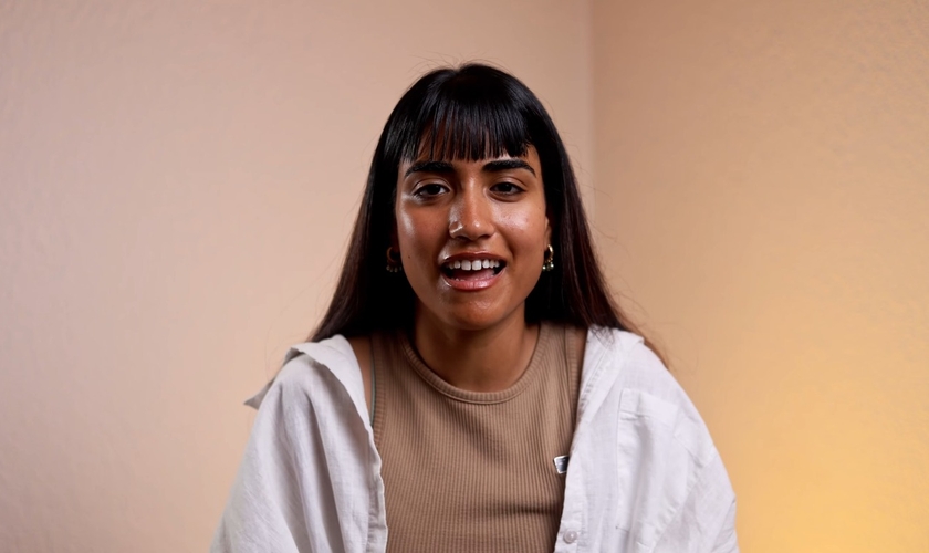 Tarania Naidoo foi salva e curada por Jesus. (Foto: Reprodução/YouTube/Redeemed Stories).