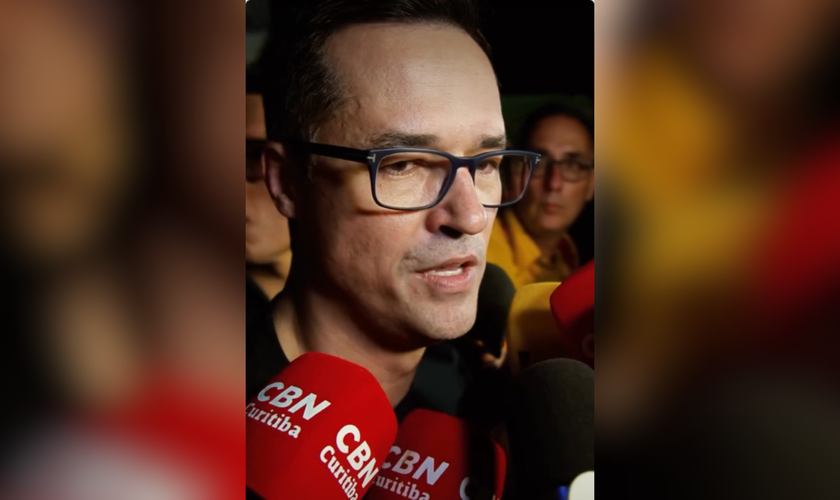 Deltan Dallagnol fala à imprensa após ser eleito senador pelo Paraná. (Captura de tela/Instagram/Deltan Dallagnol)
