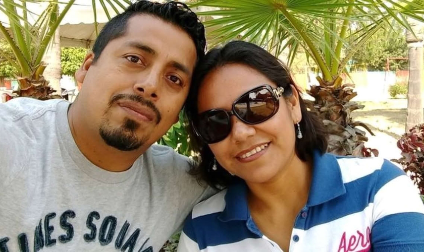 O pastor Ángel González e sua esposa, Irán Montes, foram assassinados a tiros em frente à residência da família, no México. (Foto: Arquivo pessoal)