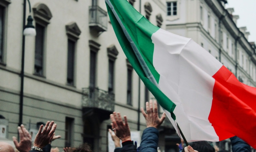 O homem foi fruto do trabalho evangelístico na Itália. (Foto: Reprodução/Unsplash/Martina Picciau)