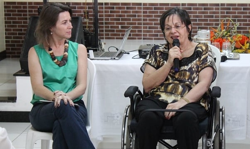 A pastora Anete Roese (à esquerda) e Maria da Penha (à direita) foram as palestrantes convidadas para o Seminário "Justiça de Gênero", realizado pela Diaconia, em Fortaleza (CE).