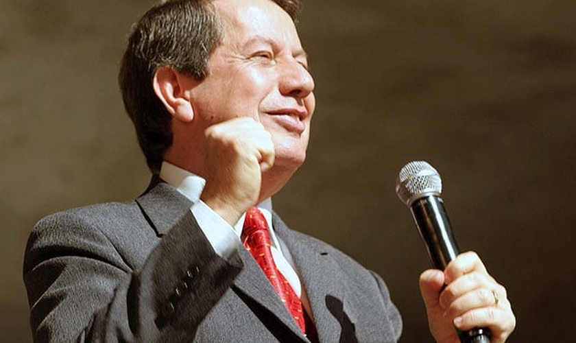 Missionário R.R. Soares, líder da Igreja Internacional da Graça de Deus.