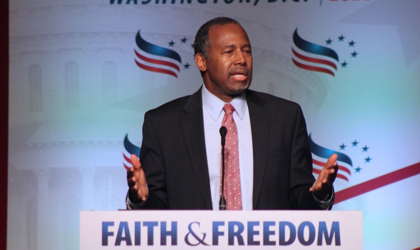 O ex-candidato à presidência dos EUA, Ben Carson, falou aos cristãos sobre compaixão aos homossexuais durante o evento “2016 Faith & Freedom Coalition's”. (Foto: The Christian Post/Samuel Smith)