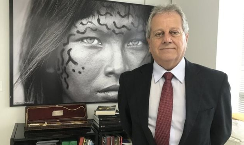 Antônio Costa, novo chefe da Funai, apoia as atividades religiosas nas aldeias. (Foto: BBC Brasil)