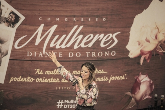 Veja as fotos da 2ª noite do Congresso de Mulheres Diante do Trono