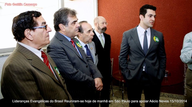 Aécio Neves se encontra com lideranças evangélicas em São Paulo; veja as fotos Aécio Neves se encontra com lideranças evangélicas em São Paulo; veja as fotos