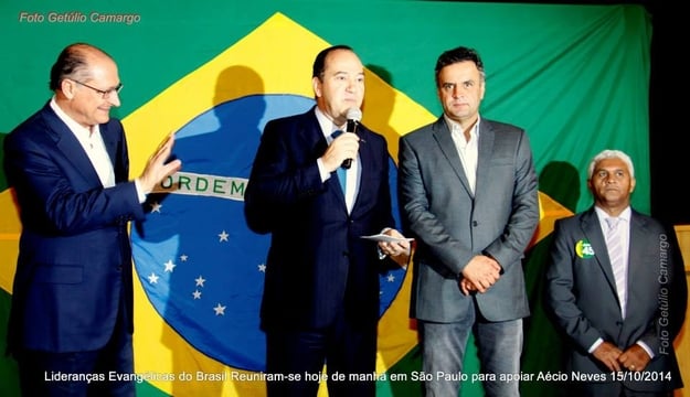 Aécio Neves se encontra com lideranças evangélicas em São Paulo; veja as fotos Aécio Neves se encontra com lideranças evangélicas em São Paulo; veja as fotos