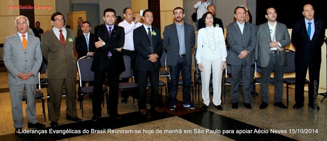 Aécio Neves se encontra com lideranças evangélicas em São Paulo; veja as fotos Aécio Neves se encontra com lideranças evangélicas em São Paulo; veja as fotos