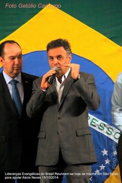 Aécio Neves se encontra com lideranças evangélicas em São Paulo; veja as fotos Aécio Neves se encontra com lideranças evangélicas em São Paulo; veja as fotos