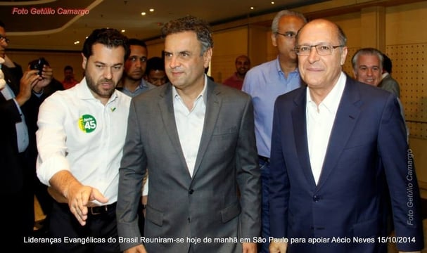Aécio Neves se encontra com lideranças evangélicas em São Paulo; veja as fotos Aécio Neves se encontra com lideranças evangélicas em São Paulo; veja as fotos