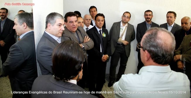 Aécio Neves se encontra com lideranças evangélicas em São Paulo; veja as fotos Aécio Neves se encontra com lideranças evangélicas em São Paulo; veja as fotos