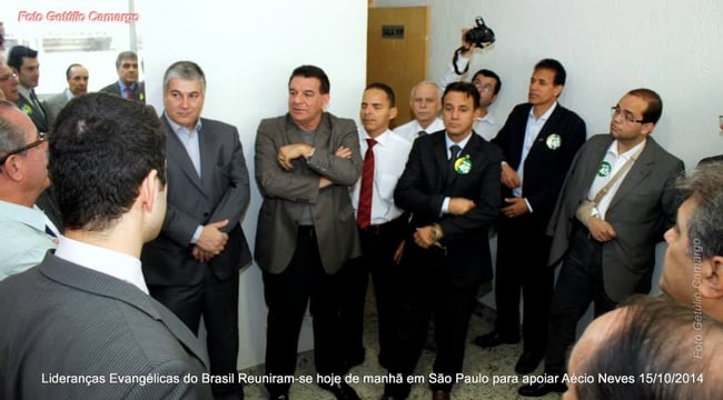 Aécio Neves se encontra com lideranças evangélicas em São Paulo; veja as fotos Aécio Neves se encontra com lideranças evangélicas em São Paulo; veja as fotos