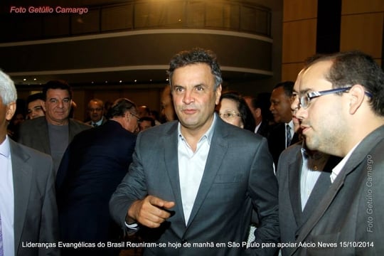 Aécio Neves se encontra com lideranças evangélicas em São Paulo; veja as fotos Aécio Neves se encontra com lideranças evangélicas em São Paulo; veja as fotos