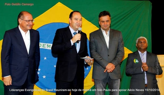 Aécio Neves se encontra com lideranças evangélicas em São Paulo; veja as fotos Aécio Neves se encontra com lideranças evangélicas em São Paulo; veja as fotos