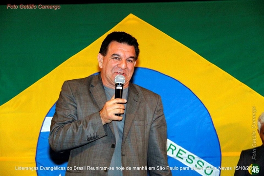Aécio Neves se encontra com lideranças evangélicas em São Paulo; veja as fotos Aécio Neves se encontra com lideranças evangélicas em São Paulo; veja as fotos
