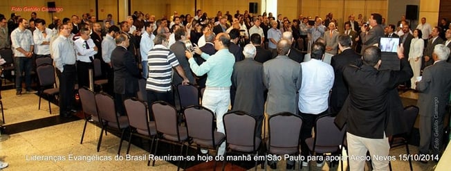 Aécio Neves se encontra com lideranças evangélicas em São Paulo; veja as fotos Aécio Neves se encontra com lideranças evangélicas em São Paulo; veja as fotos