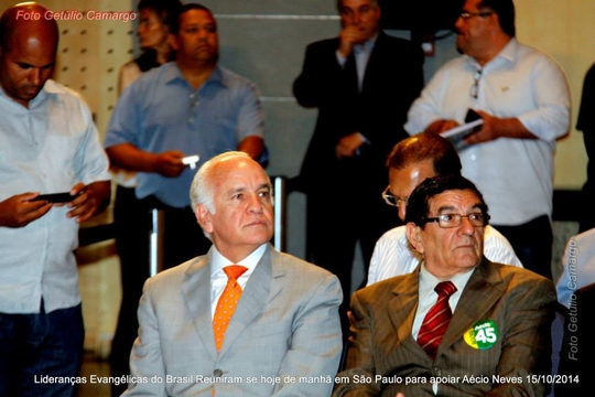 Aécio Neves se encontra com lideranças evangélicas em São Paulo; veja as fotos Aécio Neves se encontra com lideranças evangélicas em São Paulo; veja as fotos