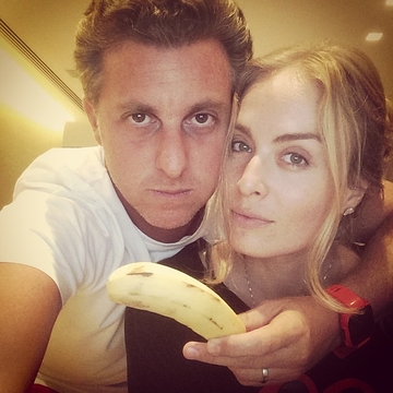 Banana_Apoio a Daniel Alves01 Banana_Apoio a Daniel Alves01