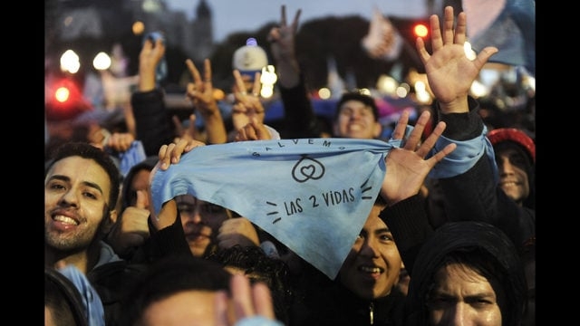 Deputados propõem revogação da legalização do aborto na Argentina