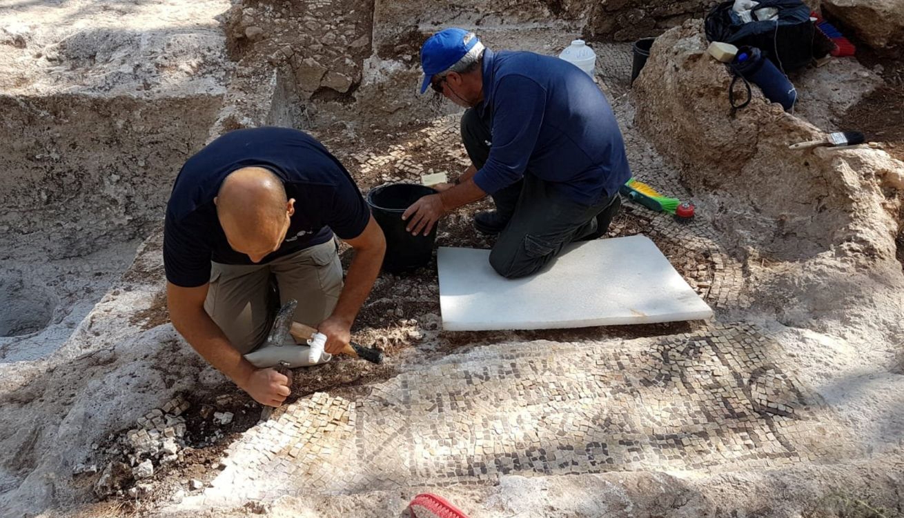 Arqueólogos descobrem propriedade samaritana de 1.600 anos com inscrição rara em Israel