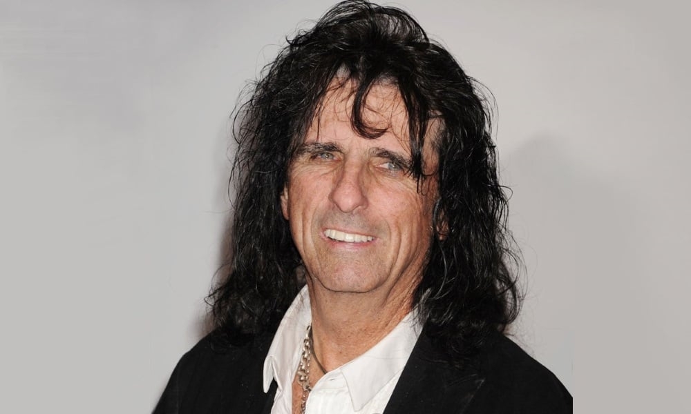 Jesus me livrou da cocaína e do pecado, diz Alice Cooper