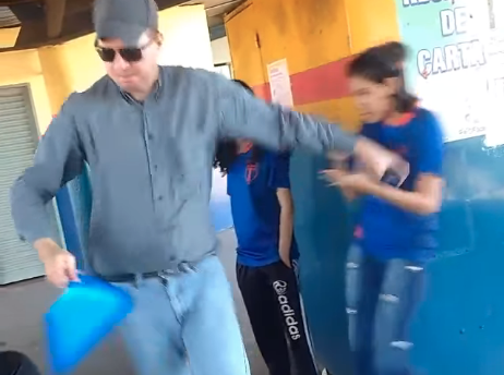 Menina de 15 anos é agredida ao evangelizar em terminal de ônibus, em Campo Grande
