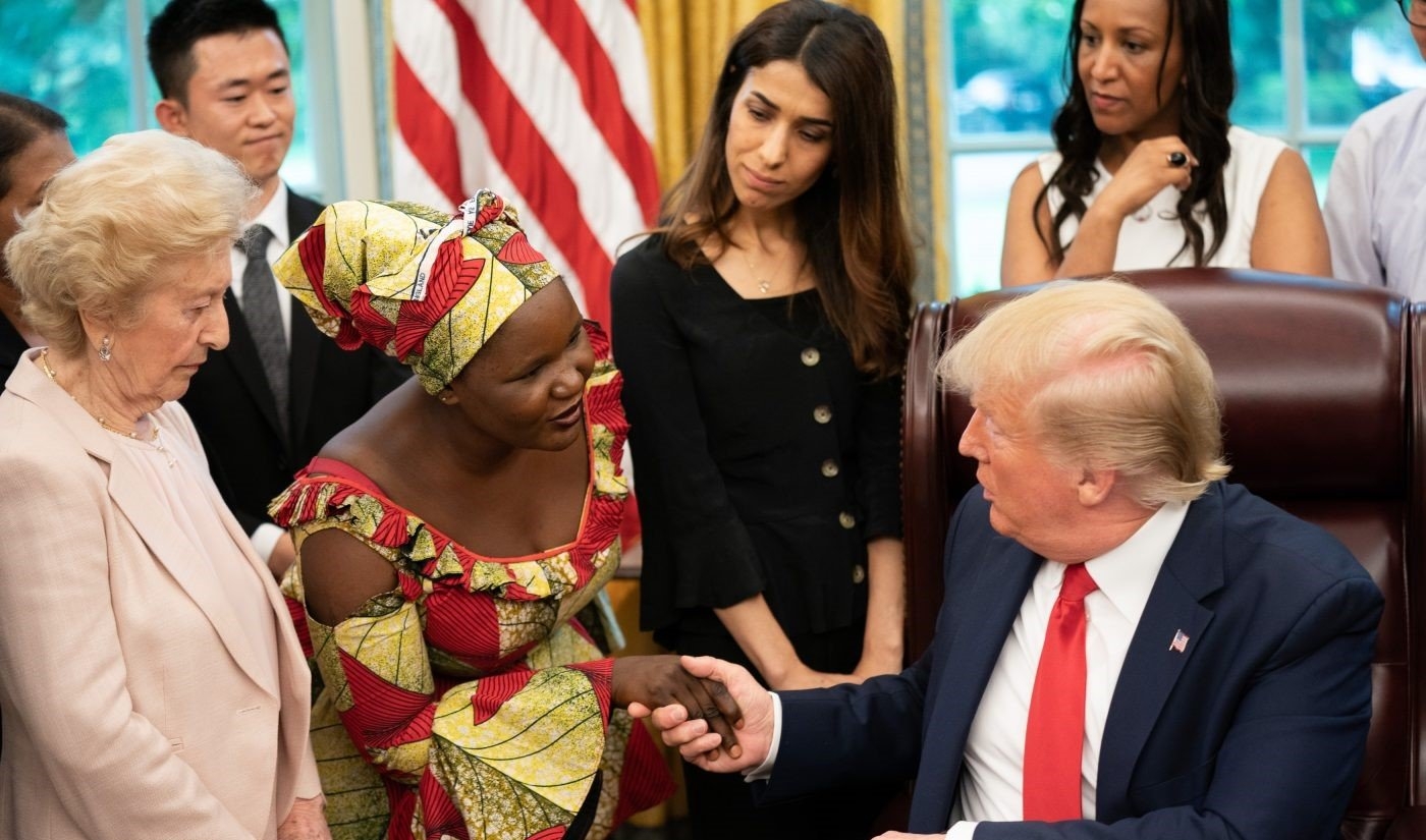 “Eu escapei do Boko Haram”, diz cristã ao presidente Trump em reunião na Casa Branca