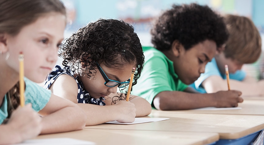 Campina Grande aprova lei que propõe leitura da Bíblia em escolas